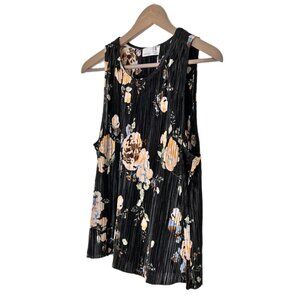 everleigh Black and Floral Crinkle Tank, Size Large